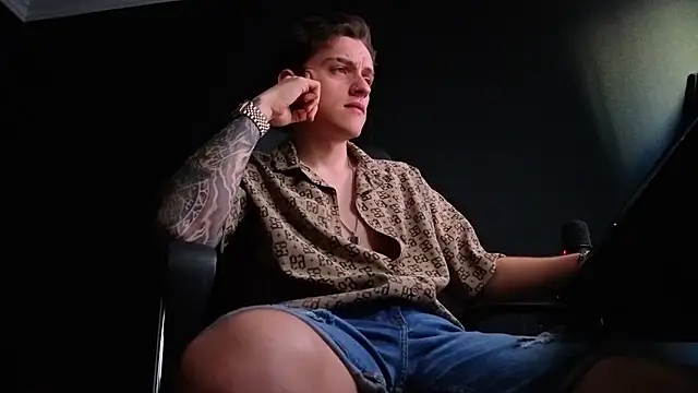 FelixStarkk Live XXX Chat