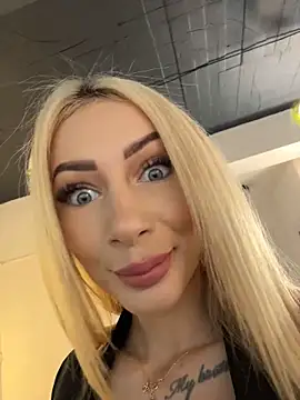AngieShae XXX чат на живо