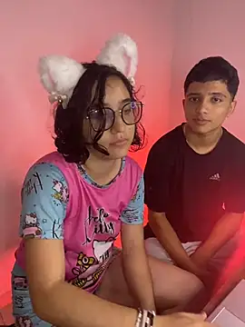 XXX chat uživo modela kiri_velvet_