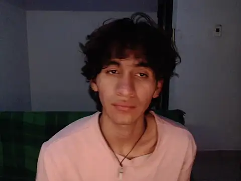 XXX chat uživo modela ElliotAzert