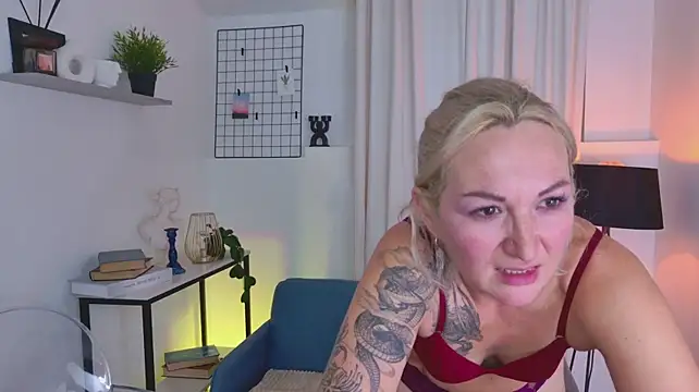 HelenDragonMother's Live XXX Chat