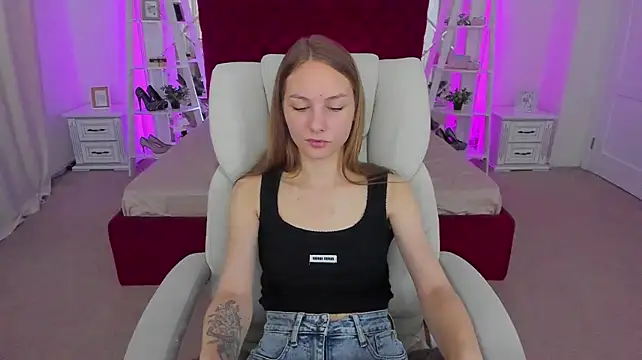 MilaAddams' Live XXX Chat