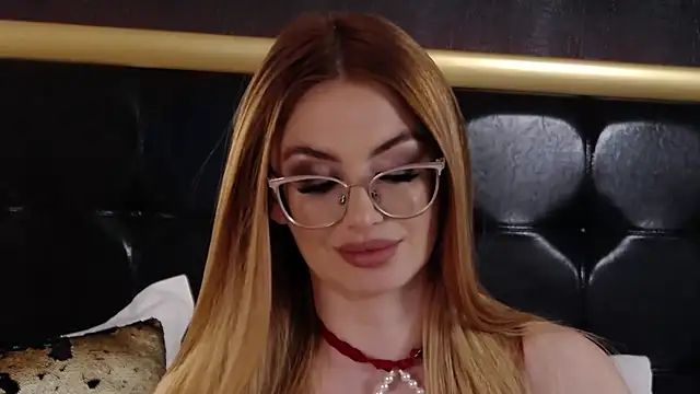 LindaBryns' Live XXX Chat