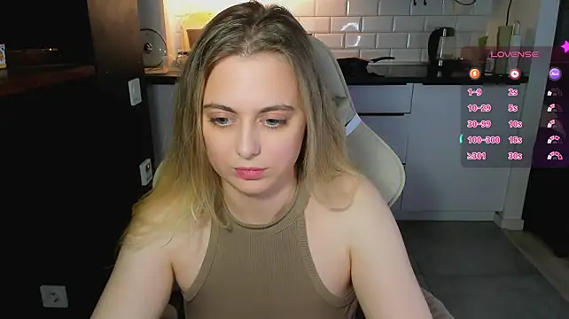 blonde_kellyy 现场XXX聊天