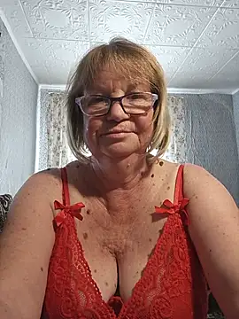 Show modela MilashkaCutie50 na web-kameri