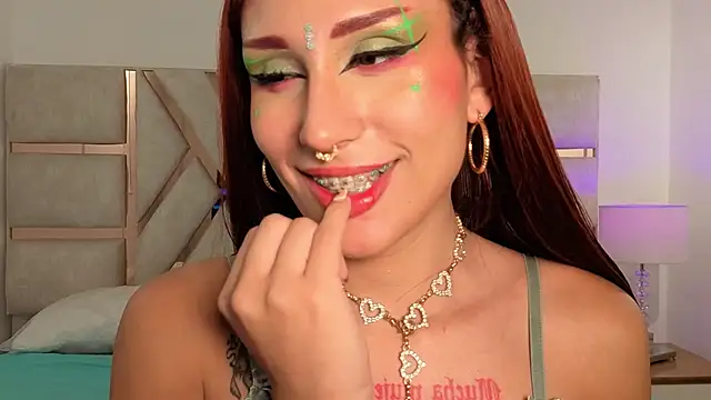 auravg Chat XXX live