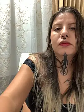 Chat +18 de Srta-Weaver ao vivo