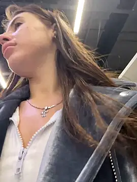 XXX chat uživo modela Lira_Fayeee