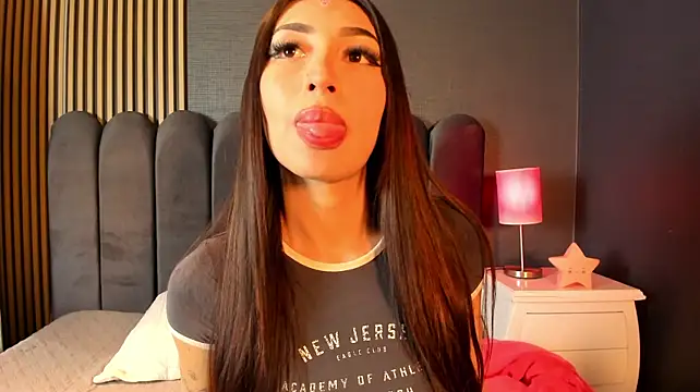 Nicolette_ks_ Chat XXX in diretta
