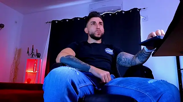 دردشة MightyAaron66 الجنسية المباشرة