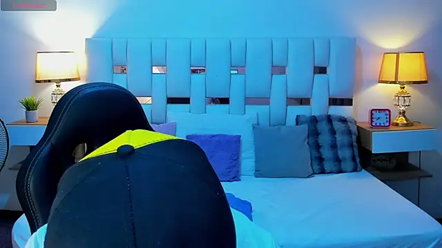 Zeus_damian21 Adlı Modelin Canlı XXX Sohbeti