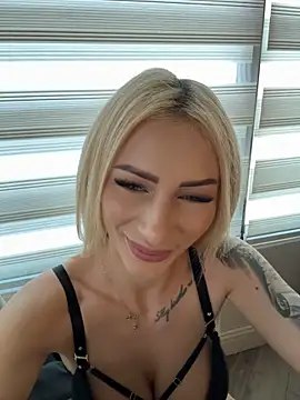 Онлайн чат XXX AngieShae