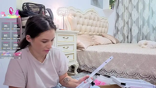 HotXMom_ Adlı Modelin Canlı XXX Sohbeti