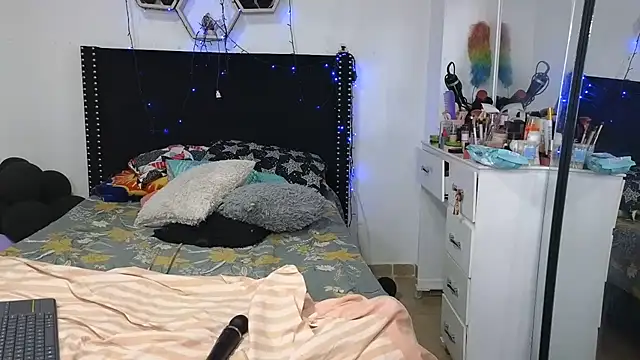 charlotte_077のライブXXXチャット