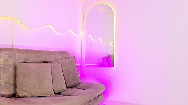 ArohomLester_ Adlı Modelin Canlı XXX Sohbeti
