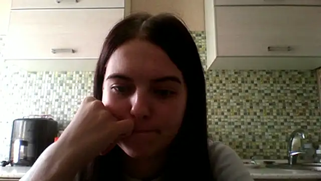 KikiAmino élő XXX-chatje