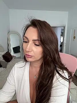 ClaraaJoy's Live XXX Chat