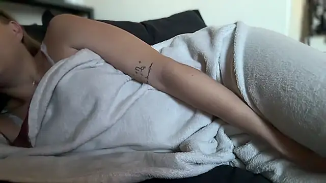 Živý XXX chat DisguisedTemptationXoxx