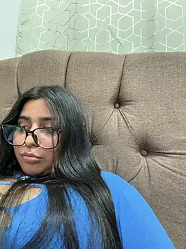 virginbrunette99's Live XXX Chat
