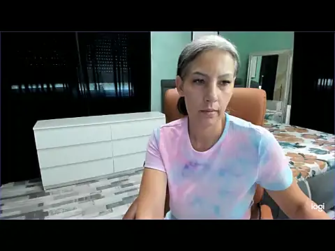 LexxxyDiamond Chat XXX in diretta