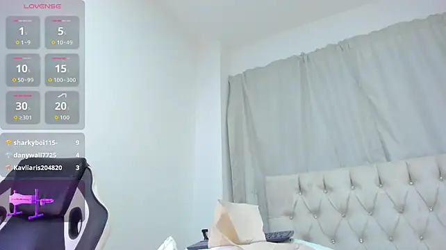 AmbarFoxx_'s Live XXX Chat