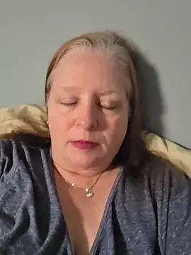 CanadianQueen1973's Live XXX Chat