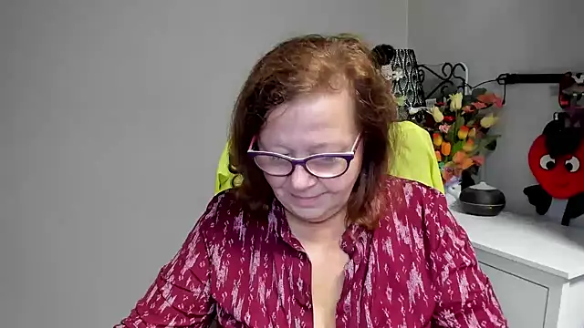 Adelewildx Adlı Modelin Canlı XXX Sohbeti