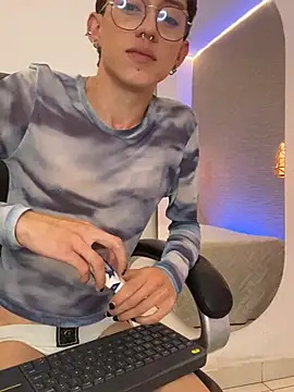 XXX chat uživo modela SweetDareX