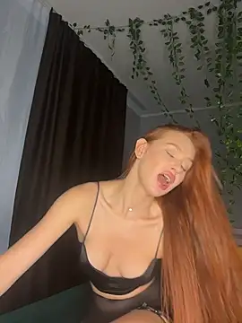 צ'אט XXX בשידור חי של LittleFox___