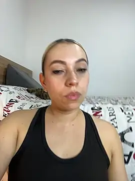 Moon_Blake Chat XXX in diretta