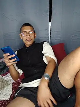 Chat XXX en directo de Hard_brown03