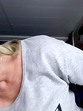 Živý XXX chat irinamaux