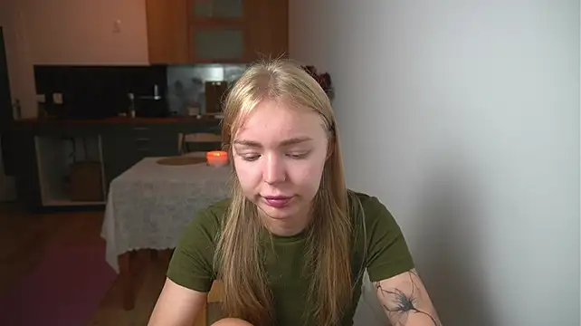 XXX chat uživo modela Emilyemmi