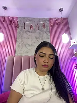ArianaRougee Chat XXX in diretta