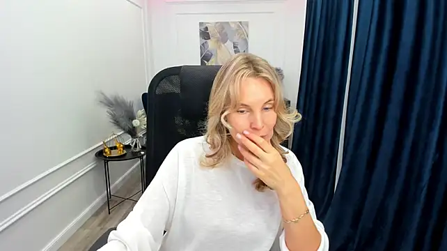 Sinty_Devis Chat XXX in diretta
