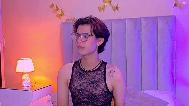 Chatroom XXX en direct de Derek_Sinn