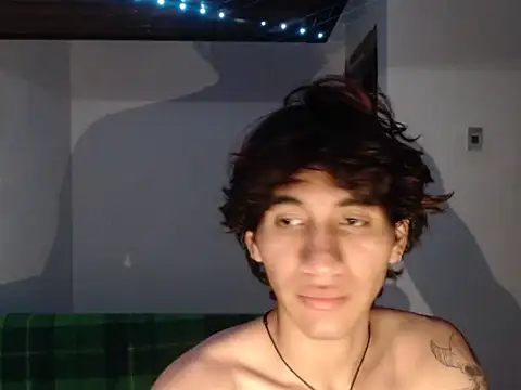 Živý XXX chat ElliotAzert
