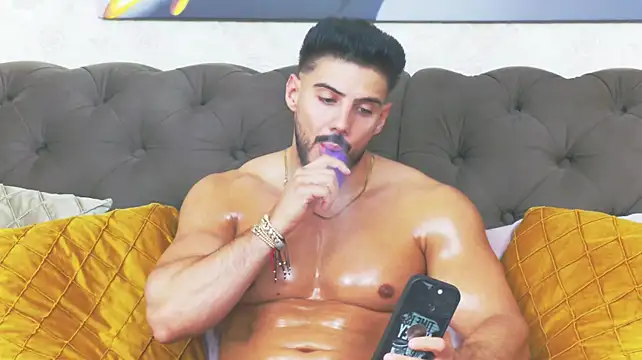 DustinKeent Adlı Modelin Canlı XXX Sohbeti