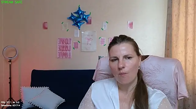 צ'אט XXX בשידור חי של Mirabelle_Velvet