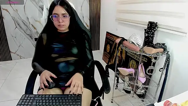 queen_findom1's Live XXX Chat