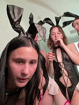 CherryBombs- live XXX chat