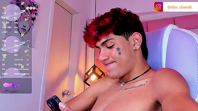צ'אט XXX בשידור חי של cherub_