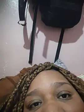 Chat +18 de Mia_peituda ao vivo