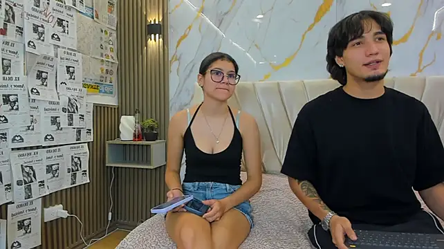 sweetauracouple live XXX chat