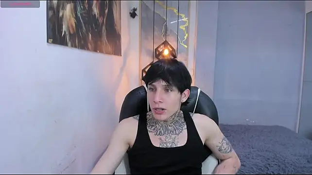 Cry_thereal élő XXX-chatje