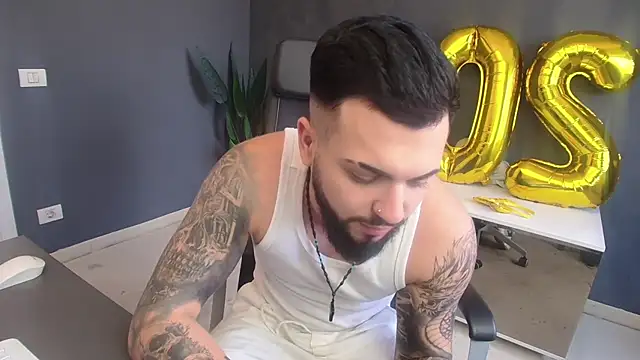 OscarWillss Adlı Modelin Canlı XXX Sohbeti