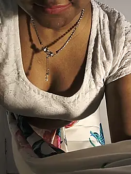 DIRTYSECRET_QUEEN_07's Live XXX Chat