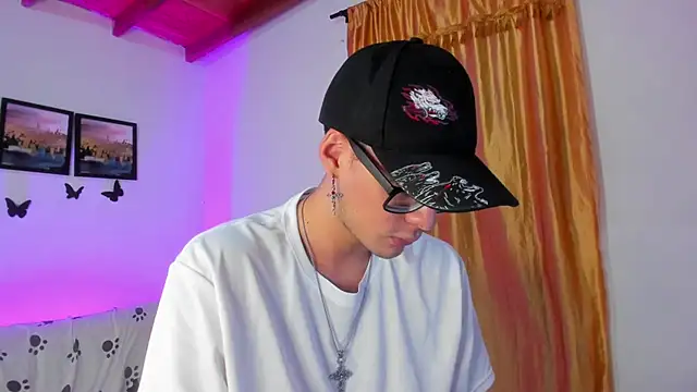 Vlad__night's Live XXX Chat