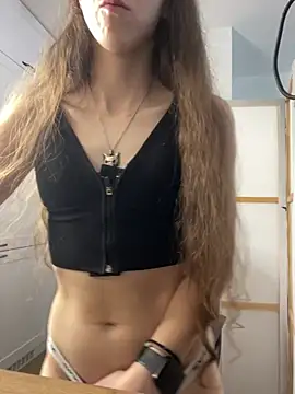 צ'אט XXX בשידור חי של MartiniiSelenna