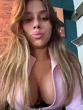 Jucie_Boom live XXX chat